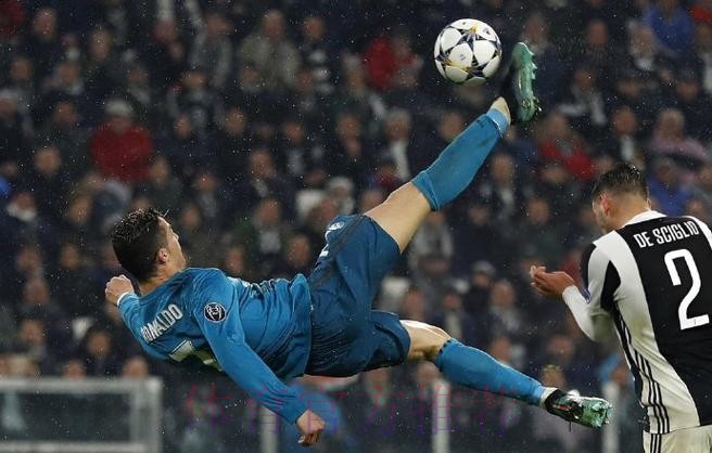 欧冠-皇马4-2那不勒斯锁头名 19岁帕斯处子球